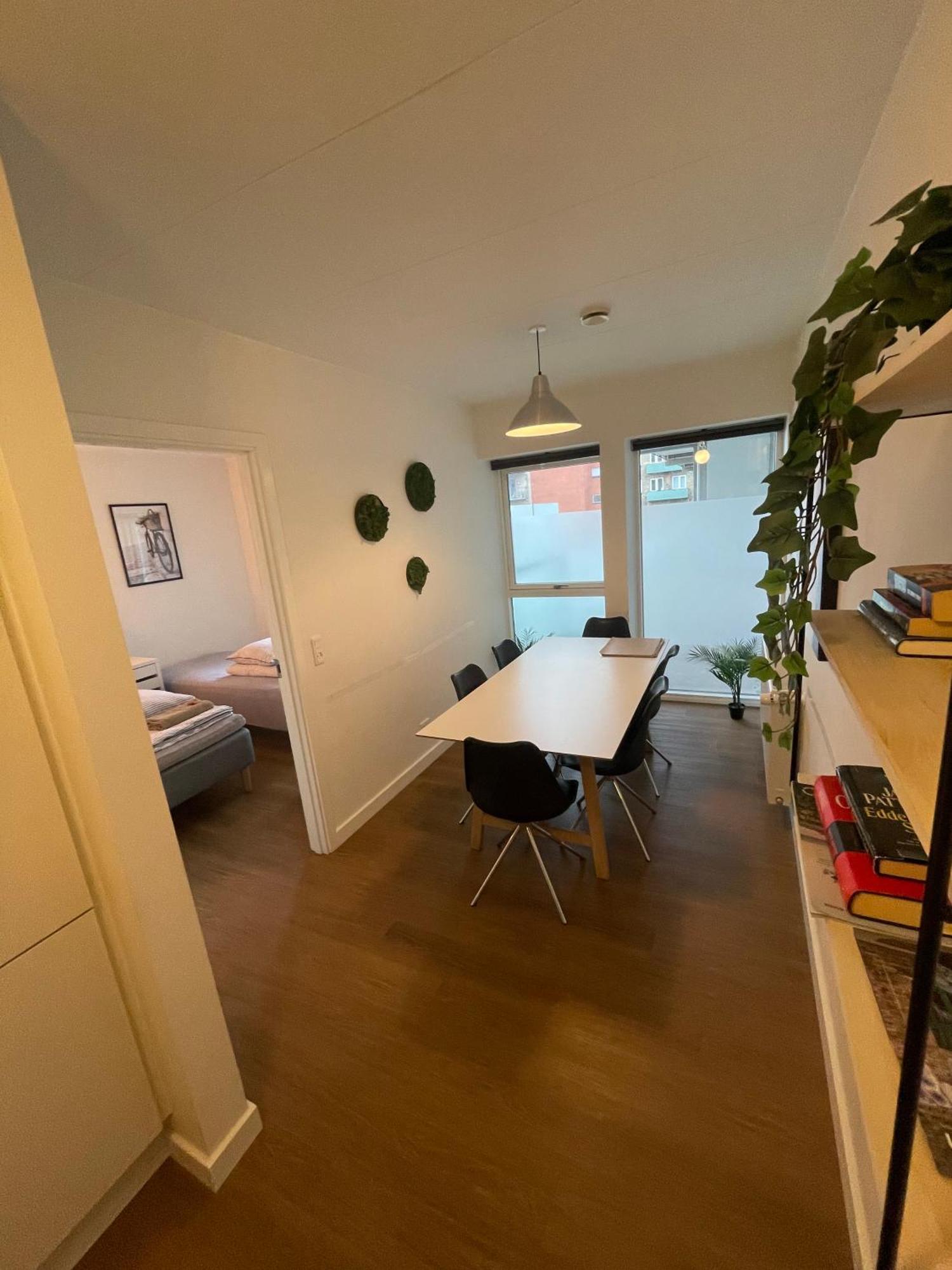 Modern Central Apt With Rooftop, Privat Balcony, & Free Parking, Steps From Aarhus Attractions Exteriör bild