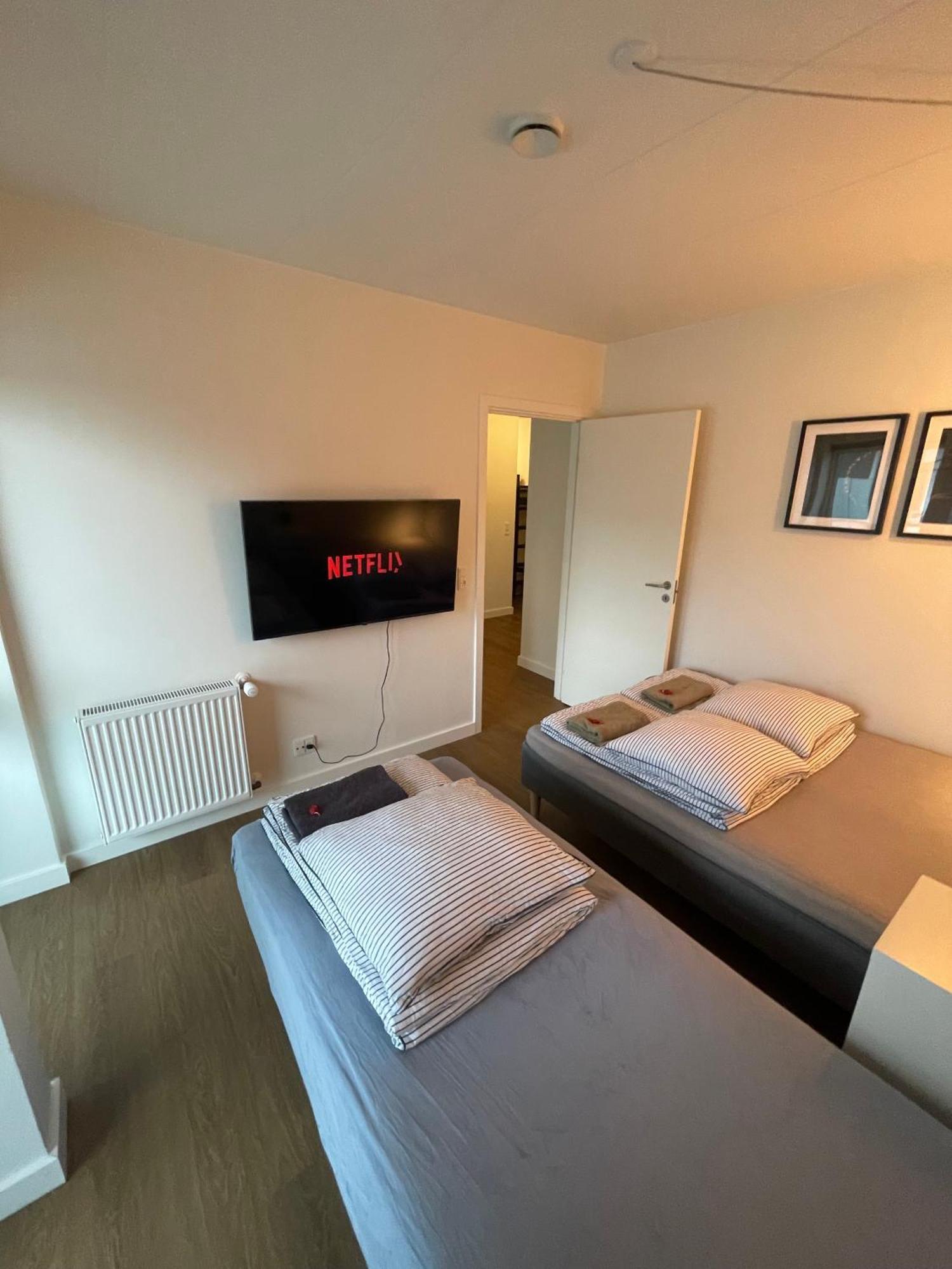 Modern Central Apt With Rooftop, Privat Balcony, & Free Parking, Steps From Aarhus Attractions Exteriör bild