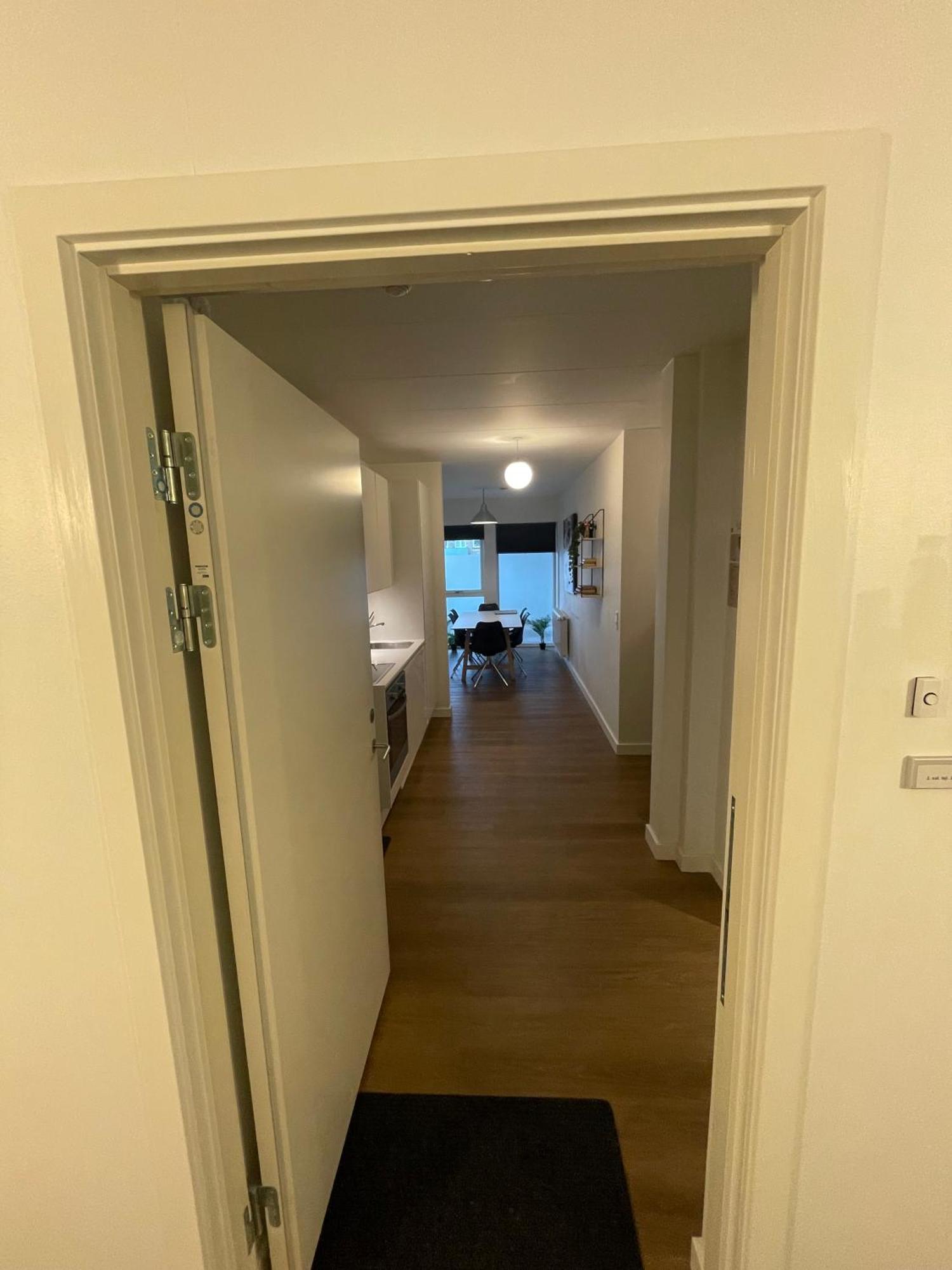 Modern Central Apt With Rooftop, Privat Balcony, & Free Parking, Steps From Aarhus Attractions Exteriör bild
